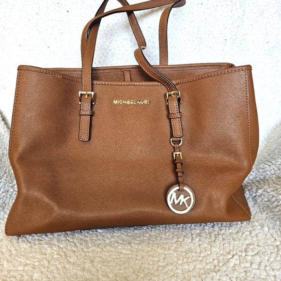 Michael Kors jet set travel saffiano leather tote - Picture 1 of 16